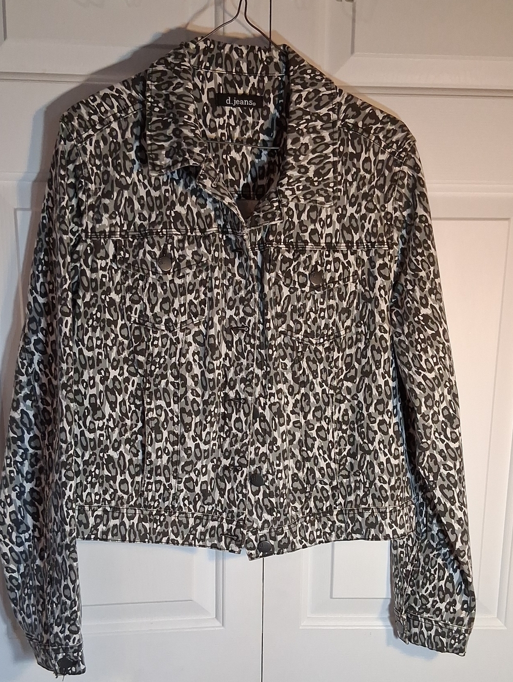 d. jeans Women's Leopard Print Button-Down Shirt Jacket - Black & White